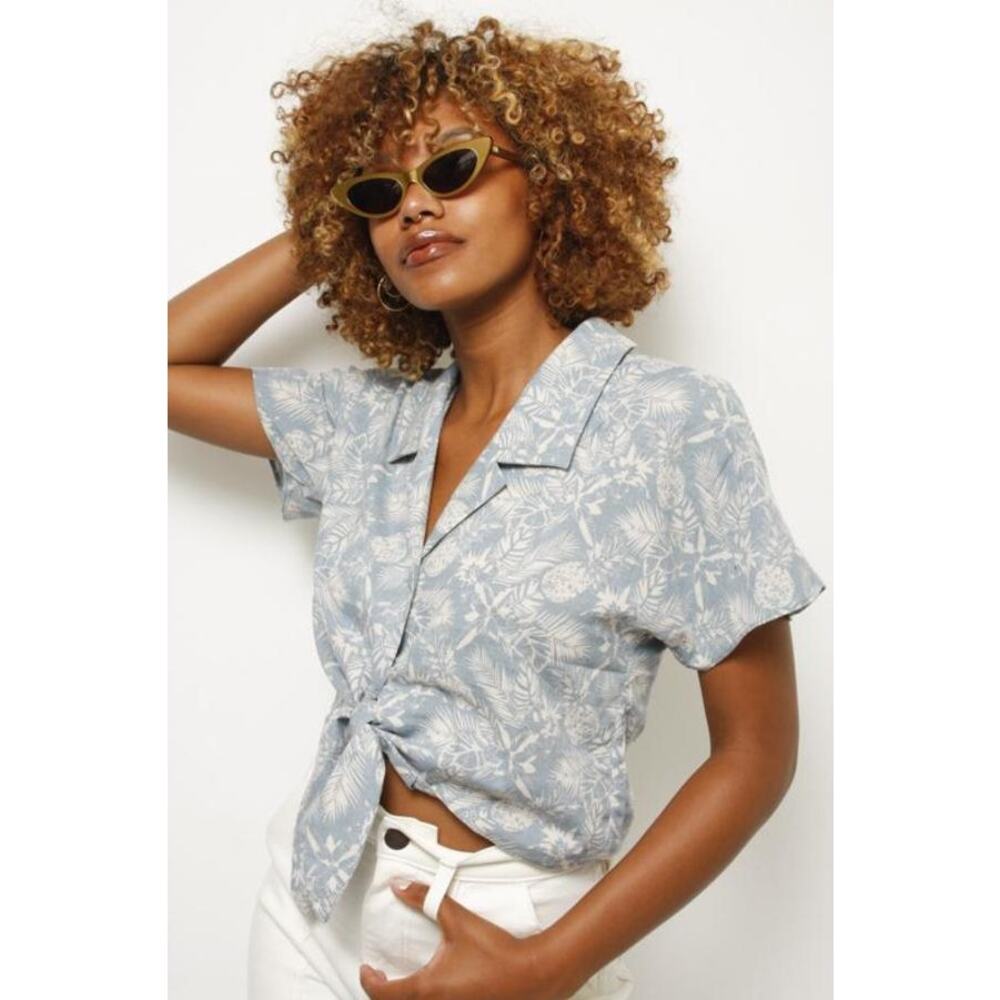 Mod Ref Babylon Cropped Top Size M Tropical Hawaiian Baby Blue